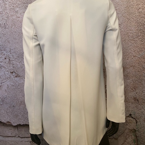 Tahari Winter White Snap Front Jacket - Picture 4 of 6